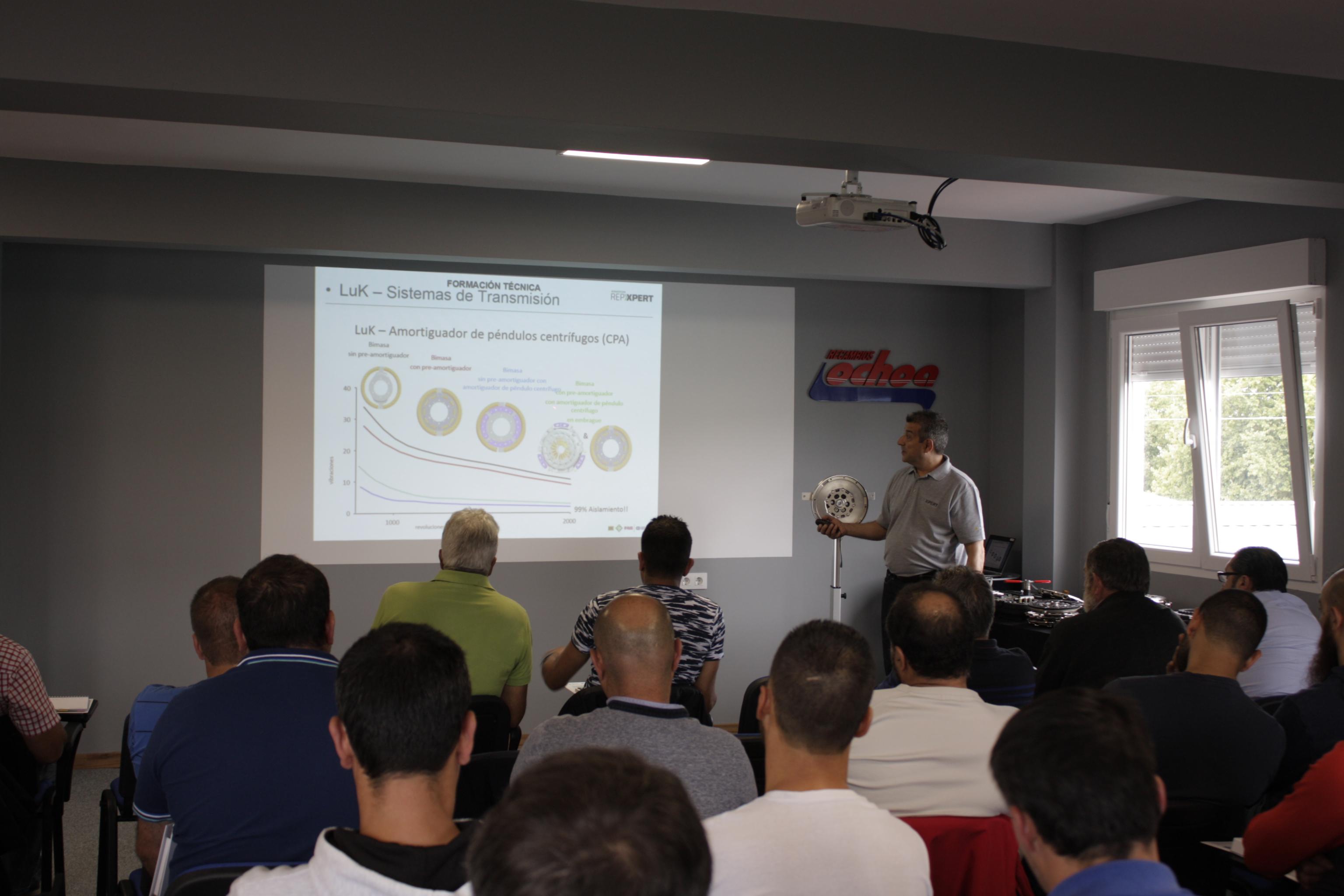 Recambios Ochoa Jornada Técnica Transmisión LUK Schaeffler OURENSE VIGO CAMBADOS (2).jpg